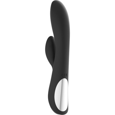 Vibrador preto com acabamento prateado na base sobre fundo branco