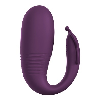 Produto de silicone roxo curvo com textura canelada