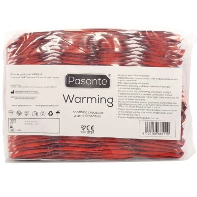 Pacote de preservativos Pasante Warming vermelho com embalagem transparente e texto inglês
