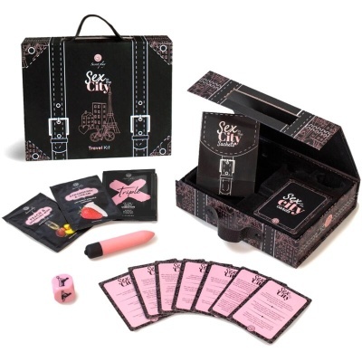 Conjunto de jogo erótico Sex in the City Travel Kit em embalagem preta com cartas e acessórios