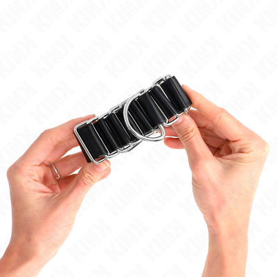 Colar para cães preto em nylon com fivelas e argola metálica