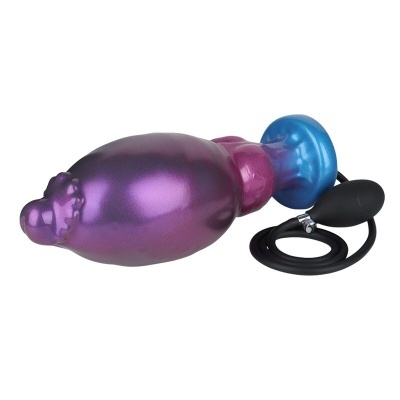 Balão inflável metálico roxo e azul com bomba manual preta