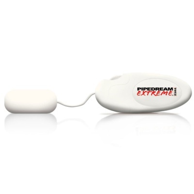 Dispositivo vibratório branco com controle e cápsula ligados por fio, texto 'PIPEDREAM EXTREME!' no controle.