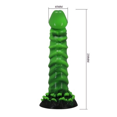 Produto verde alto com base preta e elevações verdes num fundo branco