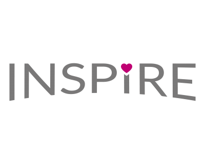 Logotipo com palavra INSPIRE e coração cor-de-rosa no ponto da letra I