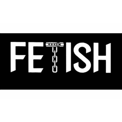 Logo com a palavra FETISH e a letra T como corrente de metal.