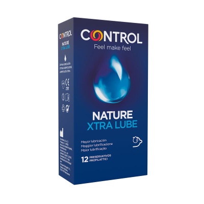 Embalagem azul escura de preservativos Control Nature Xtra Lube com gota azul e texto em castelhano