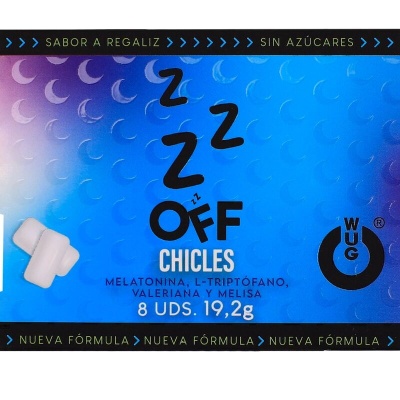 Embalagem azul de chicles de sabor a regaliz com texto preto e padrão de luas em relevo