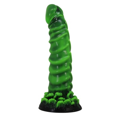 Escultura verde e preta com textura espiral e base irregular