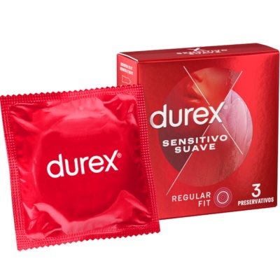 Embalagem e preservativo Durex Sensitivo Suave vermelho com textos brancos e rosa.