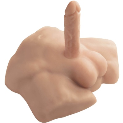 Modelo em silicone cor de pele simulando peito masculino com penis ereto em fundo branco