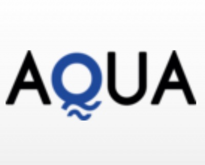 Logotipo AQUA com letra Q azul e símbolos de gota e ondas
