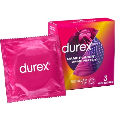 Embalagem e preservativo Durex cor de rosa e amarelo com texto e imagem de mulher