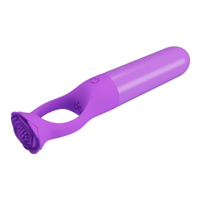 Vibrador roxo com ponta em forma de flor e botão ligado.