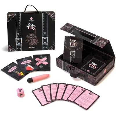 Conjunto de jogo erótico Sex in the City Travel Kit em embalagem preta com cartas e acessórios