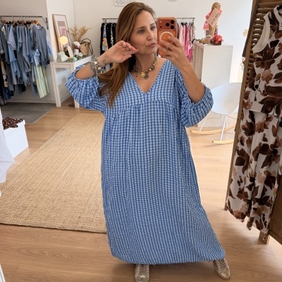 https://www.paprika.pt/product/vestido-vicho-backless