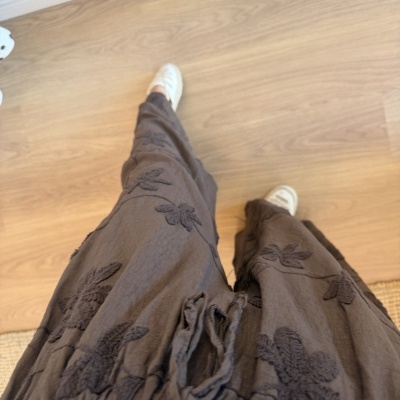 https://www.paprika.pt/product/pantalonas-bordadas