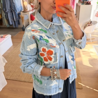 https://www.paprika.pt/product/blusao-jeans-pintado