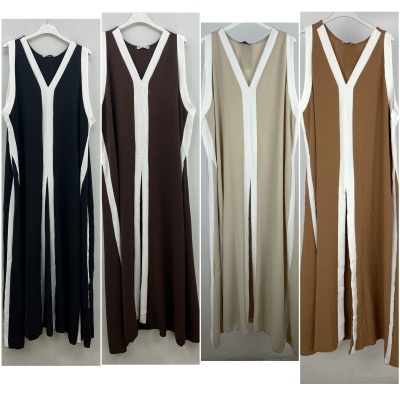 Vestidos sem mangas com detalhe branco em Y em quatro cores diferentes pendurados em cabides.