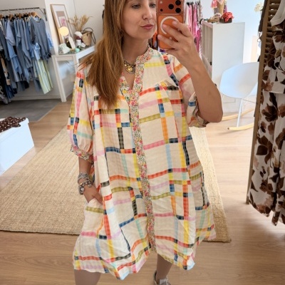 https://www.paprika.pt/product/vestido-camiseiro-tartan-e-flores