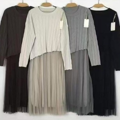 Conjuntos femininos com camisolas de malha e saias de tule em várias cores