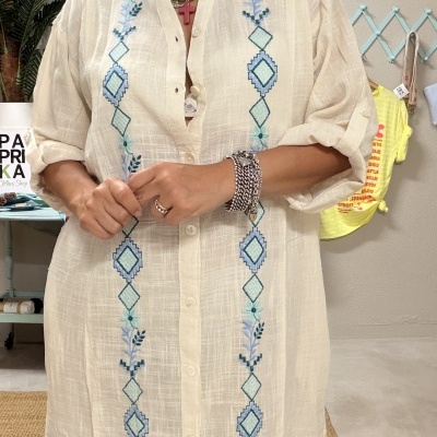https://www.paprika.pt/product/vestido-bordado-viana
