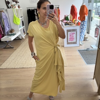 https://www.paprika.pt/product/vestido-no-classy