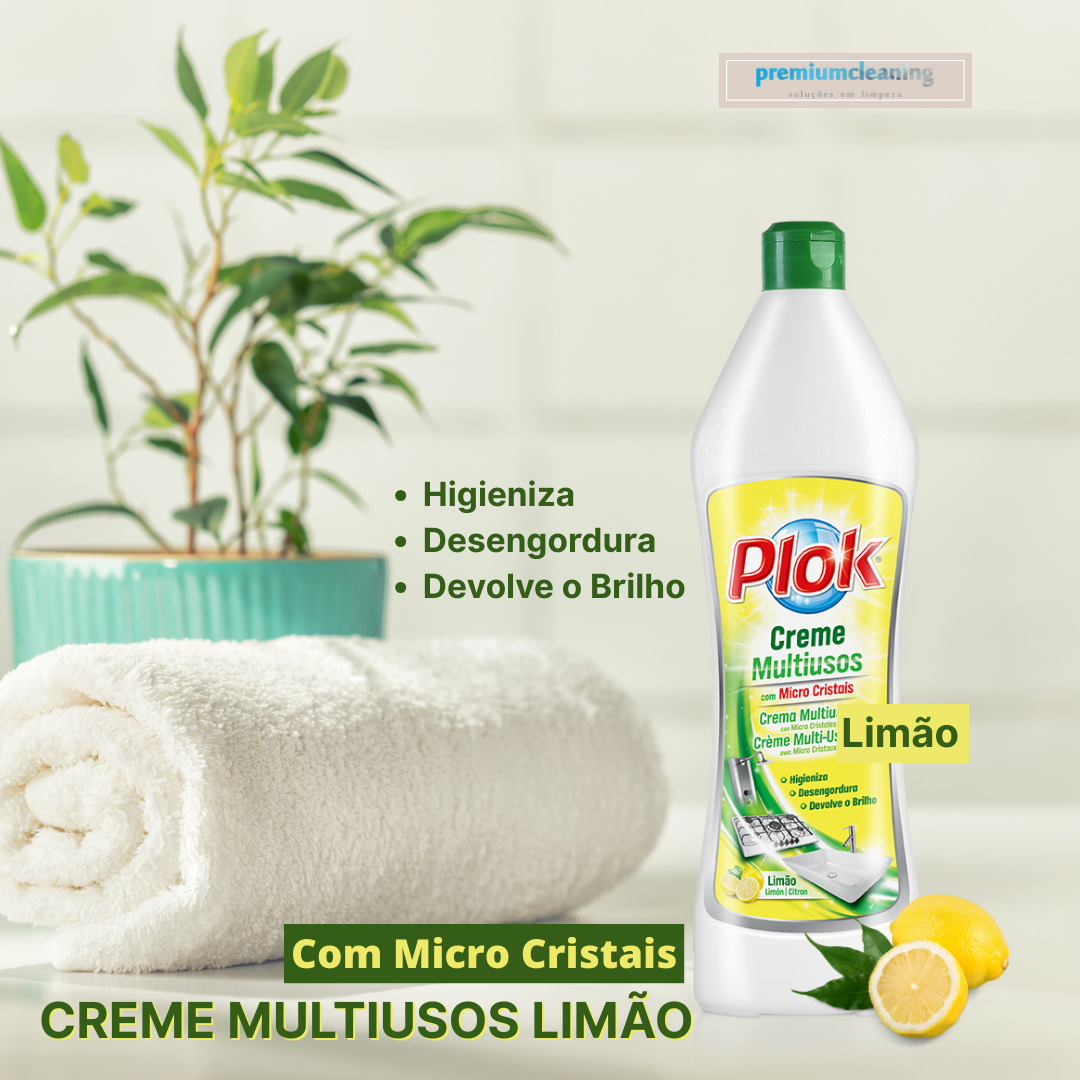 Creme de Limpeza Multiusos Limão 750ml Frasco de creme multiusos Plok Limão com toalha branca, limões e planta em vaso