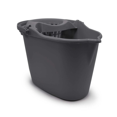 Balde de limpeza cinza escuro em plástico com bico e compartimento para esfregona