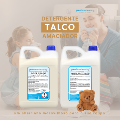 Dois frascos de detergente líquido branco com tampa azul da marca premiumcleaning com um ursinho de pelúcia ao lado, com uma mulher e uma criança ao fundo