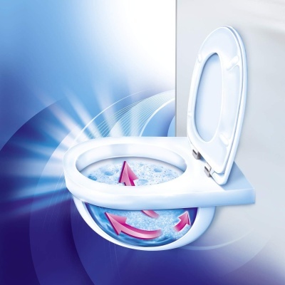 Sanita branca aberta com água e setas a indicar movimento circular da água