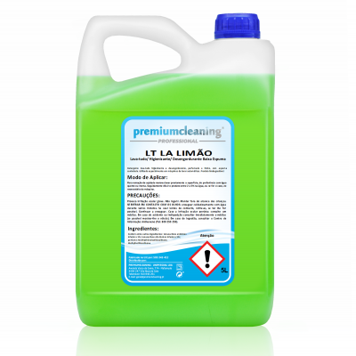 Recipiente plástico branco com líquido verde e tampa azul, etiqueta com texto em português