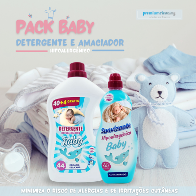 Produtos de detergente e amaciador para bebé hipoalergénicos com roupinhas e peluche ao fundo