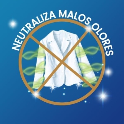Blazer branco com texto 'NEUTRALIZA MALOS OLORES' em fundo azul com círculo dourado e cruz.