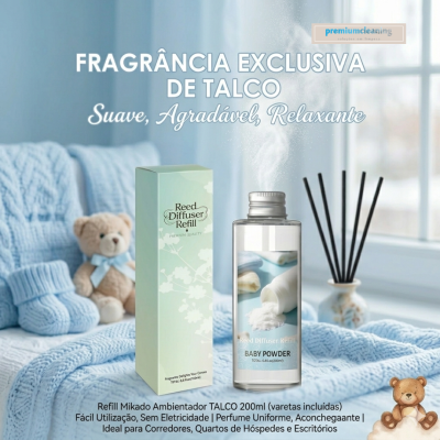 Ambientador Refill Mikado Talco 200ml com caixa verde clara e cenário azul com ursinho e varas pretas