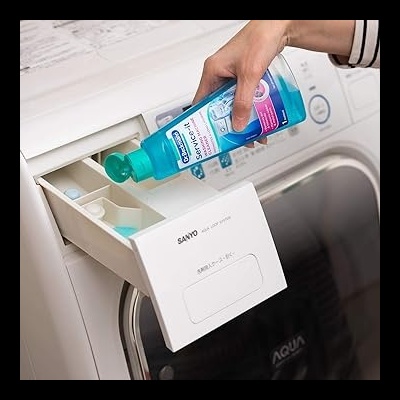 Máquina de lavar SANYO AQUA com compartimento aberto e detergente Smile WASH