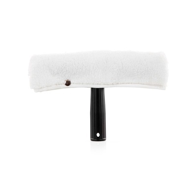 Rodo com cabo preto e base com pano branco felpudo