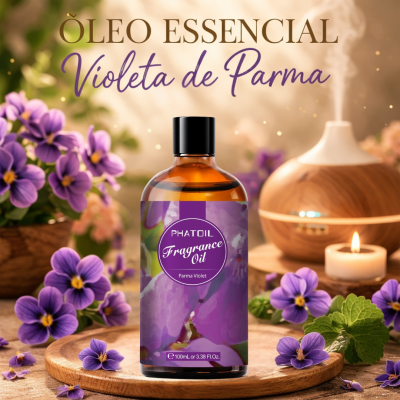Frasco de óleo essencial violeta de Parma com flores violetas e difusor de aroma