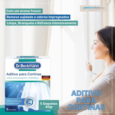 Pacote de aditivo para cortinas Dr. Beckmann com instruções e mulher abrindo cortinas ao lado