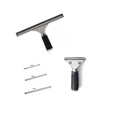 Raspador de limpeza com pega preta e lâmina metálica em três tamanhos diferentes