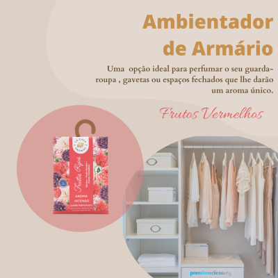 Ambientador de armário Frutos Vermelhos em embalagem colorida vermelha e rosa ao lado de armário branco com roupas penduradas e caixas.