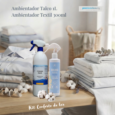 Kit Conforto do lar com ambientadores Talco e têxtil junto a roupas e algodão num quarto claro