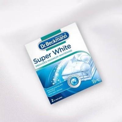 Embalagem do produto Dr. Beckmann Super White com cápsulas brancas e texto de branqueamento