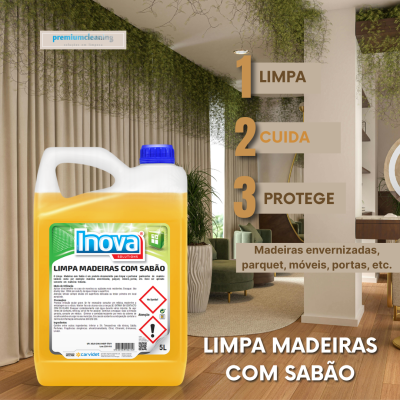 Recipiente amarelo de 5L do produto Inova Limpa Madeiras com Sabão em ambiente doméstico com decoração em madeira e plantas.