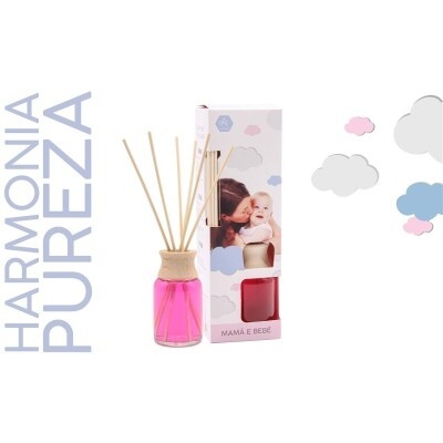 Frasco de difusor com líquido rosa e embalagem com imagem de mãe e bebé