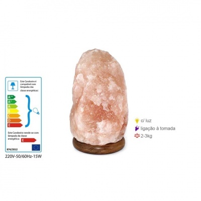 Lâmpada de sal rosa com base em madeira