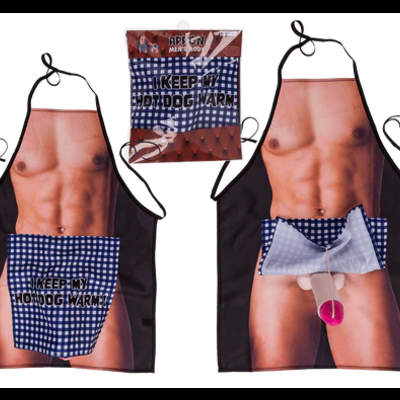 Dois aventais com corpo masculino nu e texto KEEP MY HOTDOG WARM