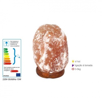 Lâmpada de sal do Himalaia cor salmão com base de madeira e etiqueta energética
