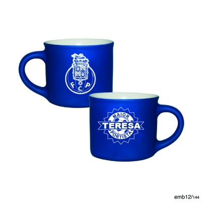 Duas chávenas azuis com símbolos do F.C. Porto e texto personalizado