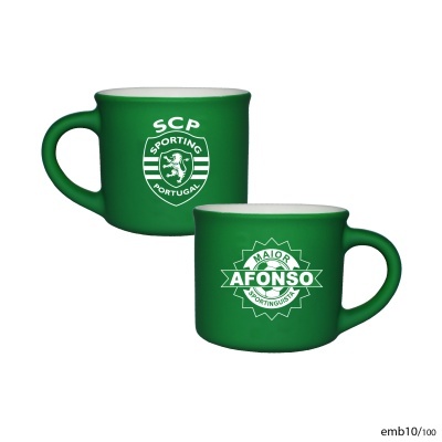 Canecas verdes com logos do Sporting Clube de Portugal